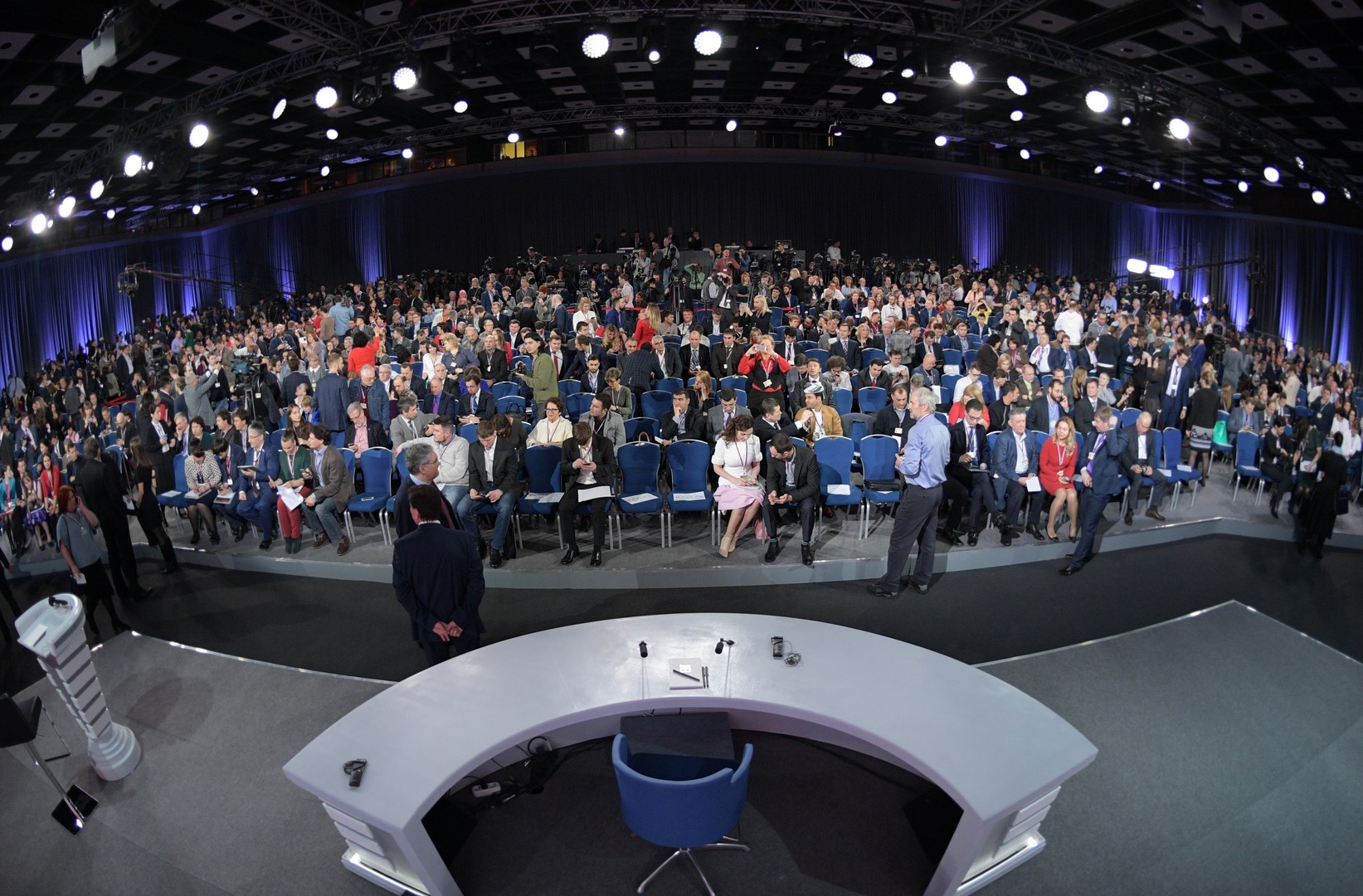 La conférence de presse de Vladimir Poutine en chiffres et images