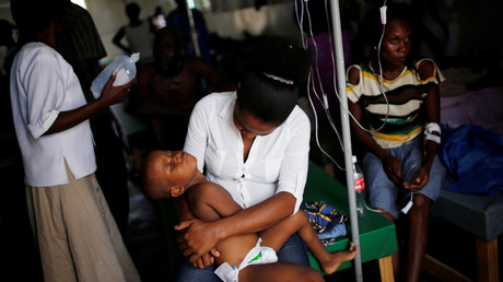Des gens infectés pas le choléra en Haïti 
