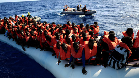 Des cours de natation pour les réfugiés? La blague ne passe pas en Allemagne