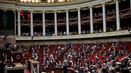 La prolongation de l'état d'urgence jusqu'au 15 juillet votée en commission à l'Assemblée