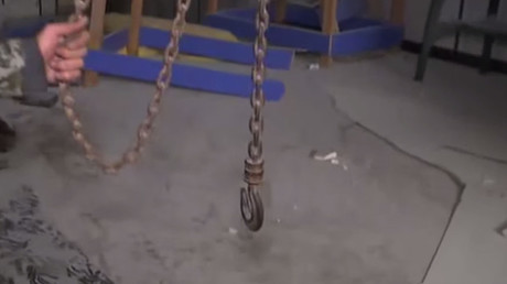 Alep-Est : de probables dispositifs de torture découverts dans une base de rebelles (VIDEO)