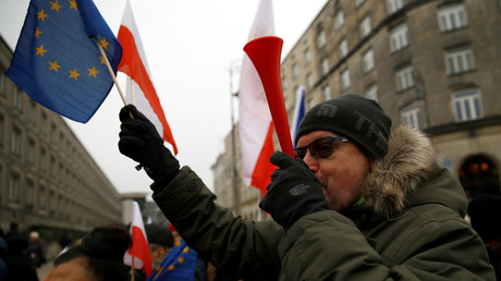 Nouvelles manifestations contre le gouvernement de droite en Pologne (VIDEO)