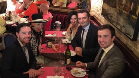 Florian Philippot ressort une photo d'un dîner avec Geneviève de Fontenay, qui n'assume plus du tout
