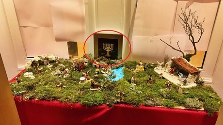 Noël, Hanoucca... Les tweets d'Estrosi et Vallaud-Belkacem mettent Twitter en émoi 