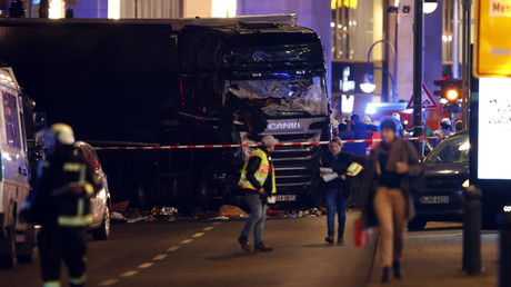 Berlin : un camion percute plusieurs piétons sur un marché de Noël, au moins 12 morts (IMAGES)