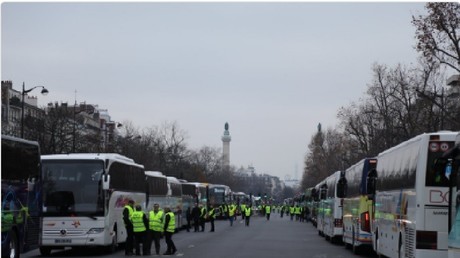 Opération escargot des autocars sur le périphérique parisien (PHOTOS, VIDEO)