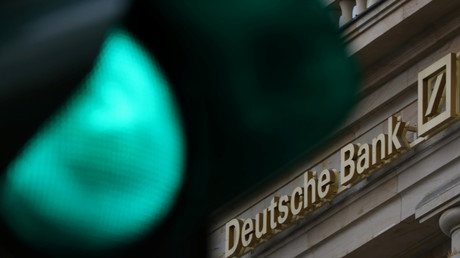Russie : un ex-employé de Deutsche Bank épinglé pour des manipulations boursières