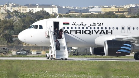 Avion détourné à Malte : les deux pirates de l’air, pro-Kadhafi, demandent l’asile