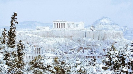 Athènes se réveille enneigée et les Grecs s'en émerveillent sur les réseaux sociaux (IMAGES, VIDEO)