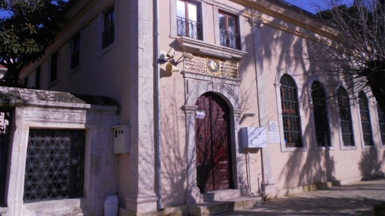 Istanbul : deux personnes ont été blessées dans une attaque au fusil dans une mosquée