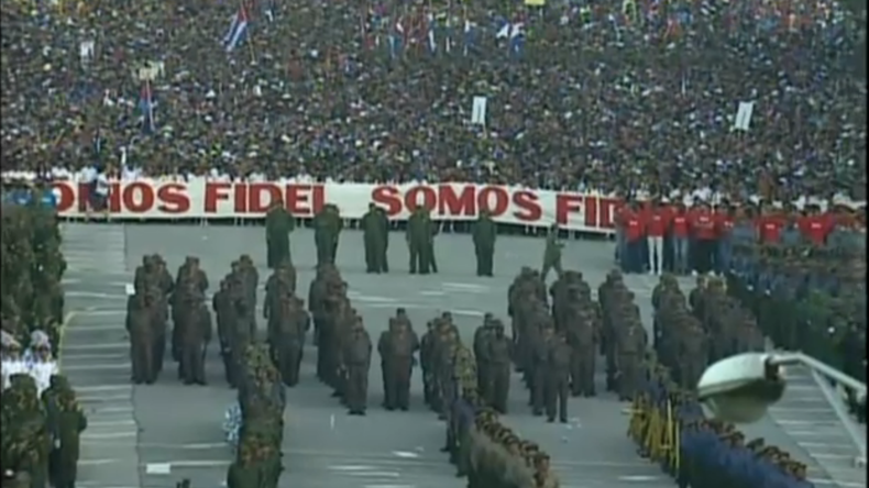 Grand défilé militaire pour les 58 ans de la révolution cubaine et en hommage à Fidel Castro