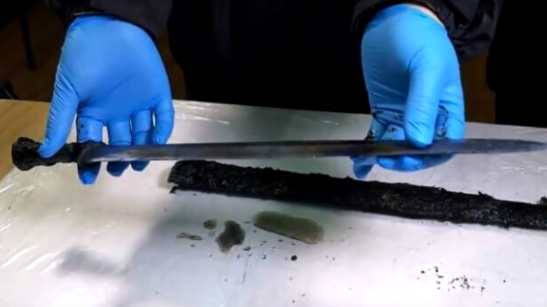 Une épée vieille de 2 300 ans et au fil apparemment intact découverte en Chine (PHOTOS, VIDEO)