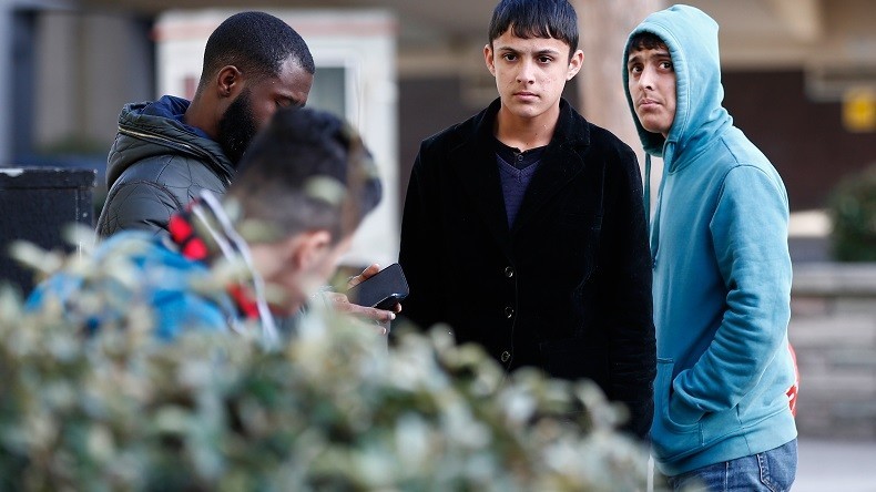 Des parlementaires britanniques estiment que les migrants devraient ... apprendre l'anglais