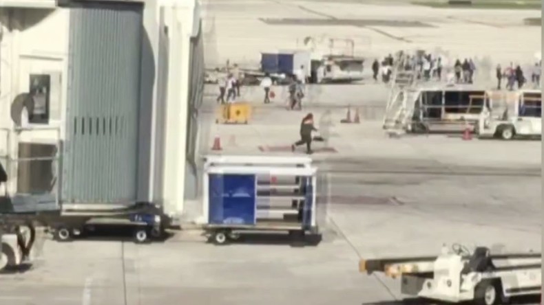 Scène de panique lors de la fusillade dans l’aéroport en Floride capturée depuis un portable