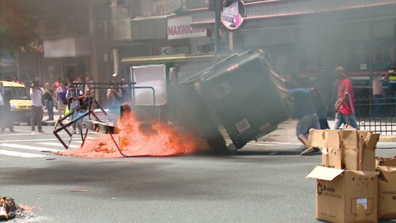 L’expulsion de vendeurs de rue en Argentine finit dans la violence (VIDEO)