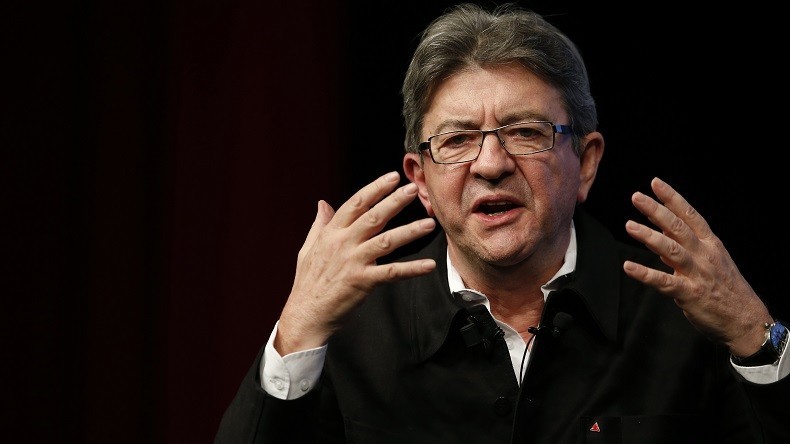 A Paris, Jean-Luc Mélenchon se pose fièrement en défenseur inconditionnel des pauvres