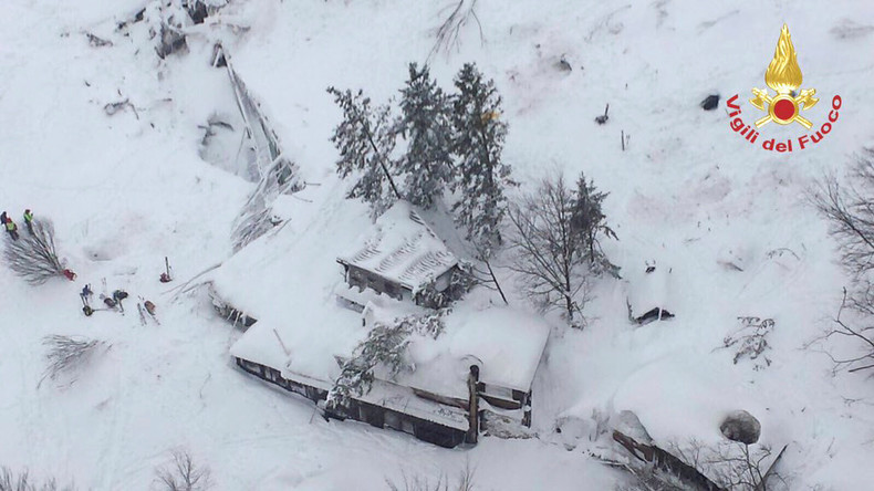 Des images des Abruzzes après l’avalanche qui a enseveli un hôtel, dans le centre de l'Italie