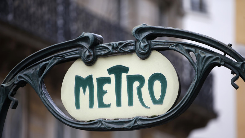 Violentes agressions dans le métro parisien : un homme armé d'un couteau s'en prend aux voyageurs