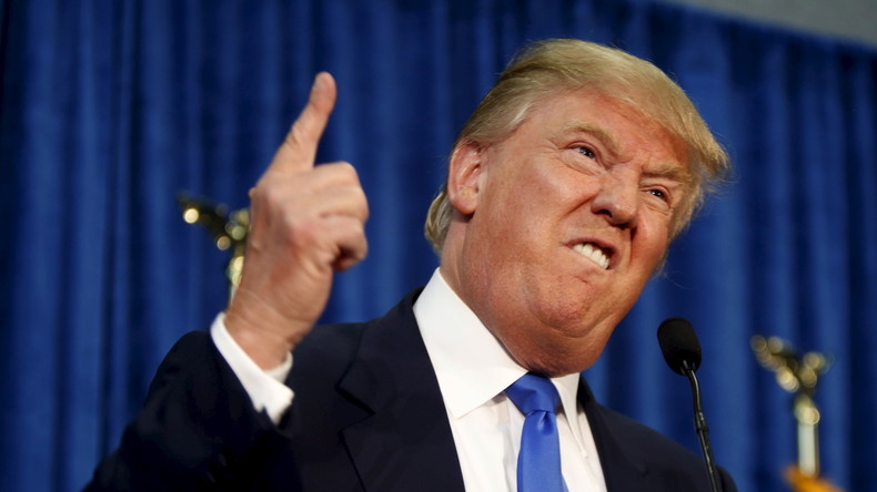 De son inimitable coupe de cheveux à ses tweets prophétiques : le style Trump en une vidéo