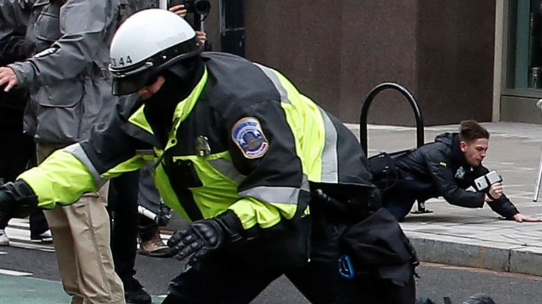 Journaliste de RT America arrêté lors d’une manifestation anti-Trump