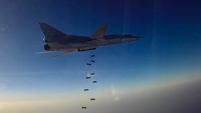 Syrie : six bombardiers russes frappent de nouveau des positions de Daesh à Deir ez-Zor