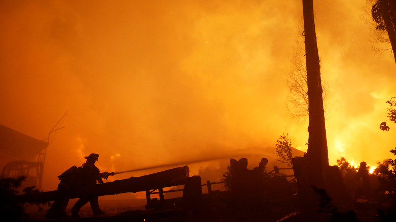 Le Chili est victime des pires feux de forêt de son histoire (VIDEO)