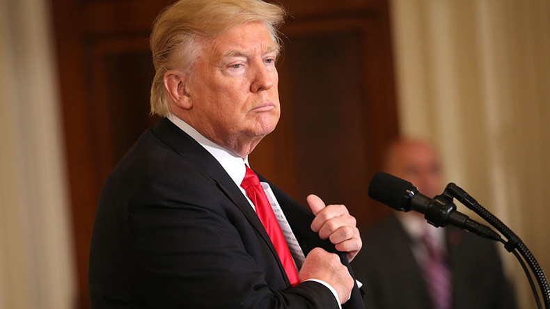 «Donald Trump tend la main à Moscou malgré l'opposition de presque tout Washington»