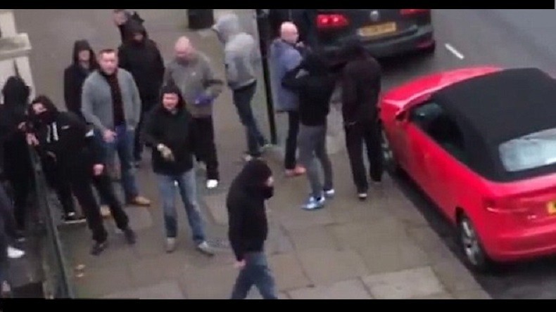 Des néonazis prennent d'assaut le manoir d'un milliardaire russe squatté par des anarchistes (VIDEO)