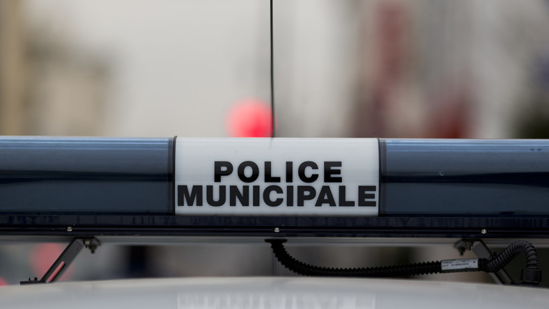 Seine-et-Marne : des policiers caillassés et un élu roué de coups en marge d'un rodéo urbain