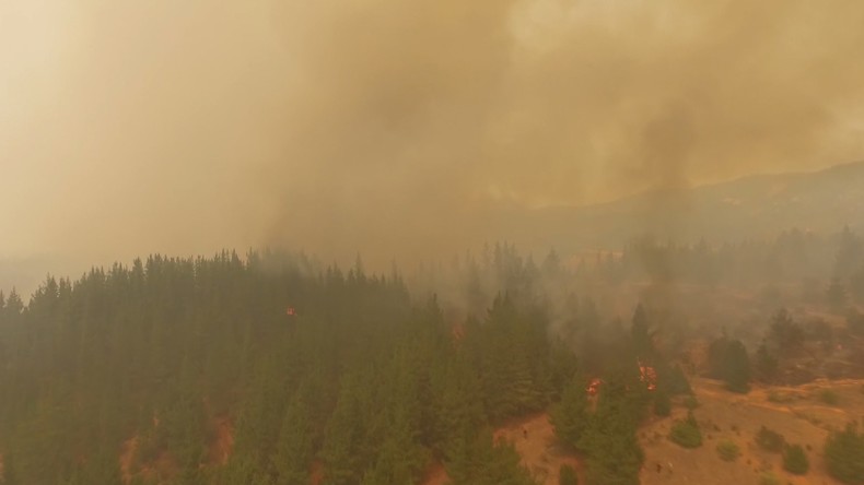 Un avion bombardier d’eau russe déployé pour combattre les incendies qui ravagent le Chili (VIDEO)