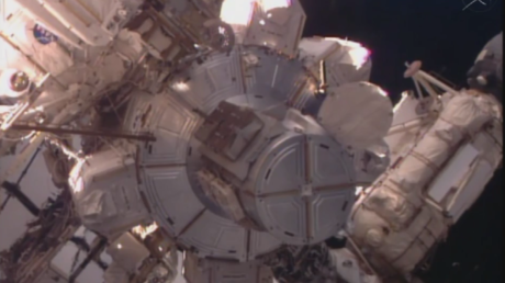 Première sortie dans l’espace de Thomas Pesquet