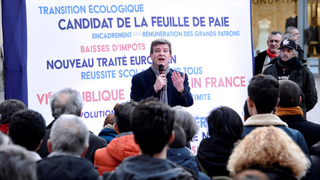 Primaire à gauche : Arnaud Montebourg s'essaie au «stand up» dans les rues de Bordeaux