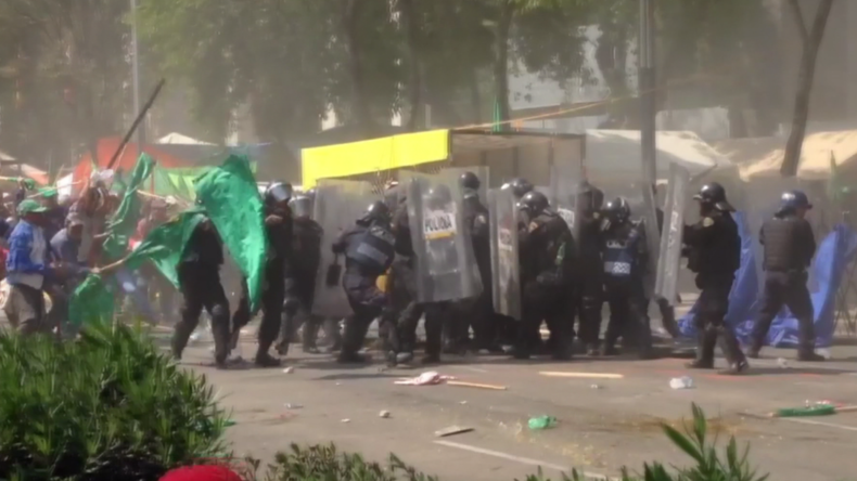 Violences et débordements contre la hausse des prix du pétrole à Mexico (VIDEO)
