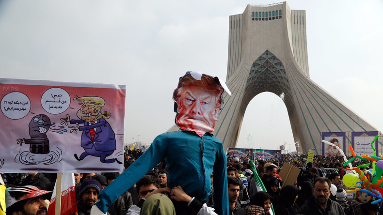 «Mort à l'Amérique !» : l'Iran fête sa Révolution et s'en prend à Donald Trump (IMAGES)