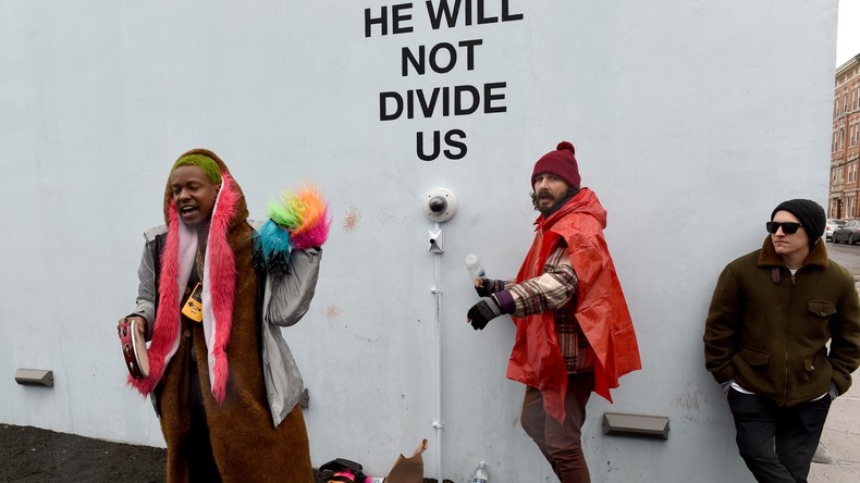 Lе projet anti-Trump de Shia LaBeouf suspendu pour violences