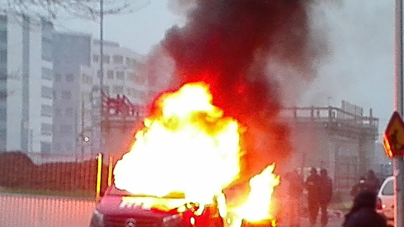 Week-end d'émeutes en Ile-de-France : journalistes et symboles de la presse pris pour cibles