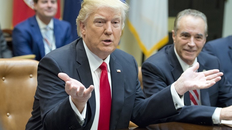«J’ai hérité d’un foutoir !» : Donald Trump incendie le bilan de Barack Obama (VIDEO)