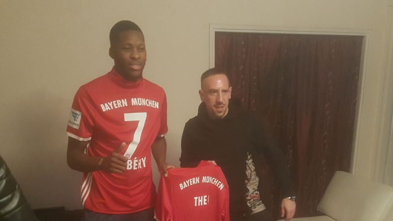 Emoi, ricanements, colère... La visite de Franck Ribéry à Théo met Twitter dans tous ses états