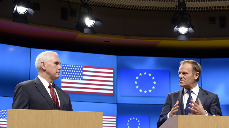 Pour accueillir le vice-président Mike Pence, l'UE ajoute une étoile au drapeau américain