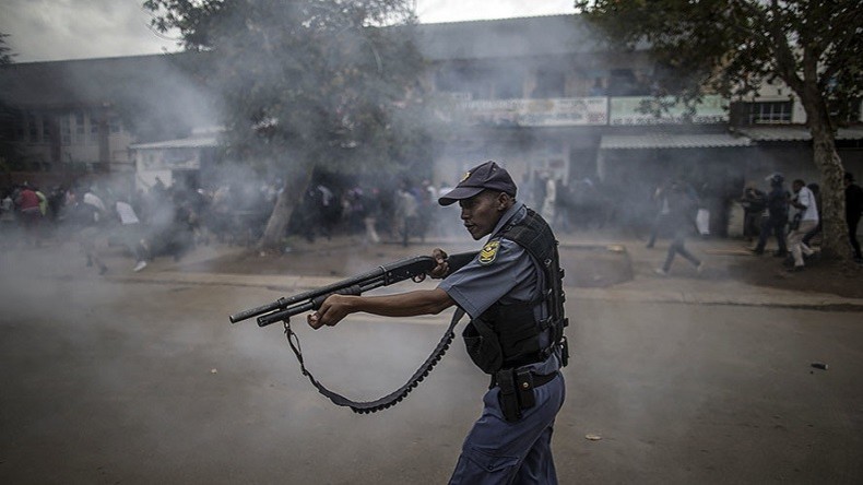 Afrique du Sud : violentes émeutes en marge de manifestations anti-immigrés (IMAGES)