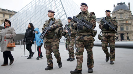 Louvre : les terroristes potentiels embrigadés par Daesh sont une menace pour la France