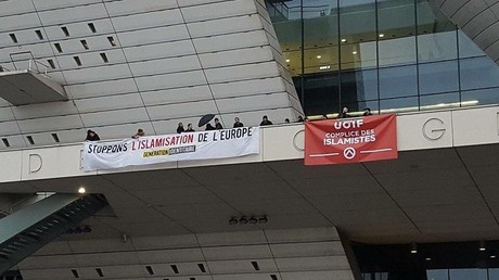 Des militants identitaires perturbent l’ouverture du colloque de l’UOIF à Paris (PHOTOS, VIDEO)