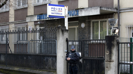 «Fais voir ton téléphone ou je t’allume» : un policier prend à partie un vidéaste à Aulnay (VIDEO)