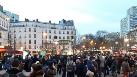 Les manifestants dénoncent les violences policières à Paris le 7 février