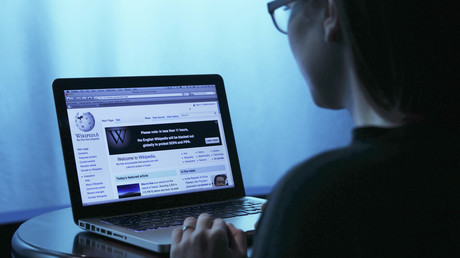 Wikipédia interdit à ses rédacteurs de se référer au Daily Mail, considéré «peu fiable»