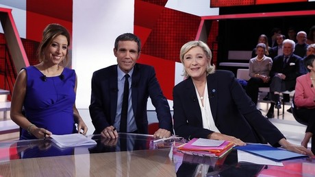 Léa Salamé accusée d'antisémitisme après une question à Le Pen sur la double nationalité des «juifs»