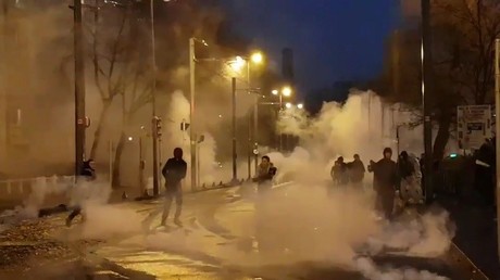 Bobigny : nouveaux affrontements dans un rassemblement pour Théo sous haute tension (IMAGES)