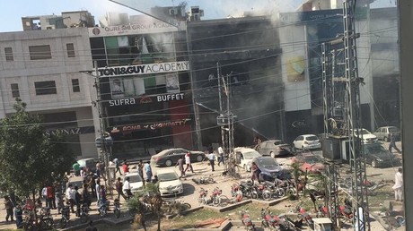 Pakistan : une bombe tue au moins six personnes à Lahore  (VIDEO, IMAGES)
