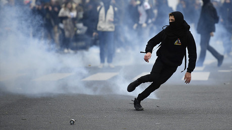 «Blocus pour Théo» : la faculté de Tolbiac prise d'assaut à Paris par les manifestants (VIDEOS)