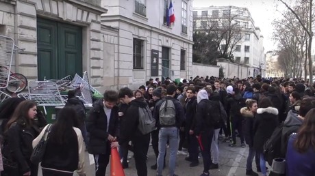 «Vengeance pour Théo» : nouveaux blocus dans des lycées parisiens, plusieurs interpellations (VIDEO)